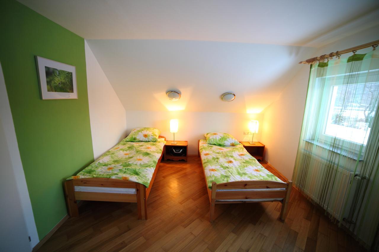 Domki Cztery Pory Roku Czchow Bagian luar foto