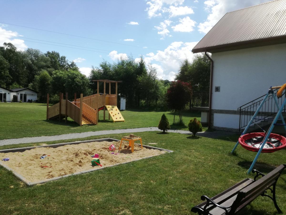 Domki Cztery Pory Roku Czchow Bagian luar foto